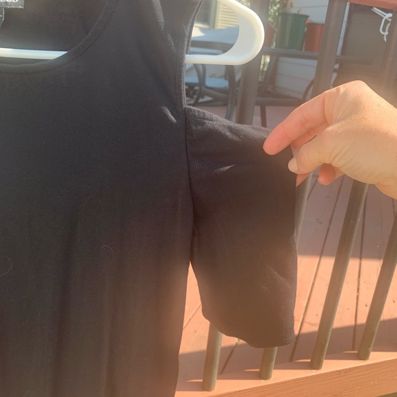 Black cut out shoulder shirt - Picture 3 of 3